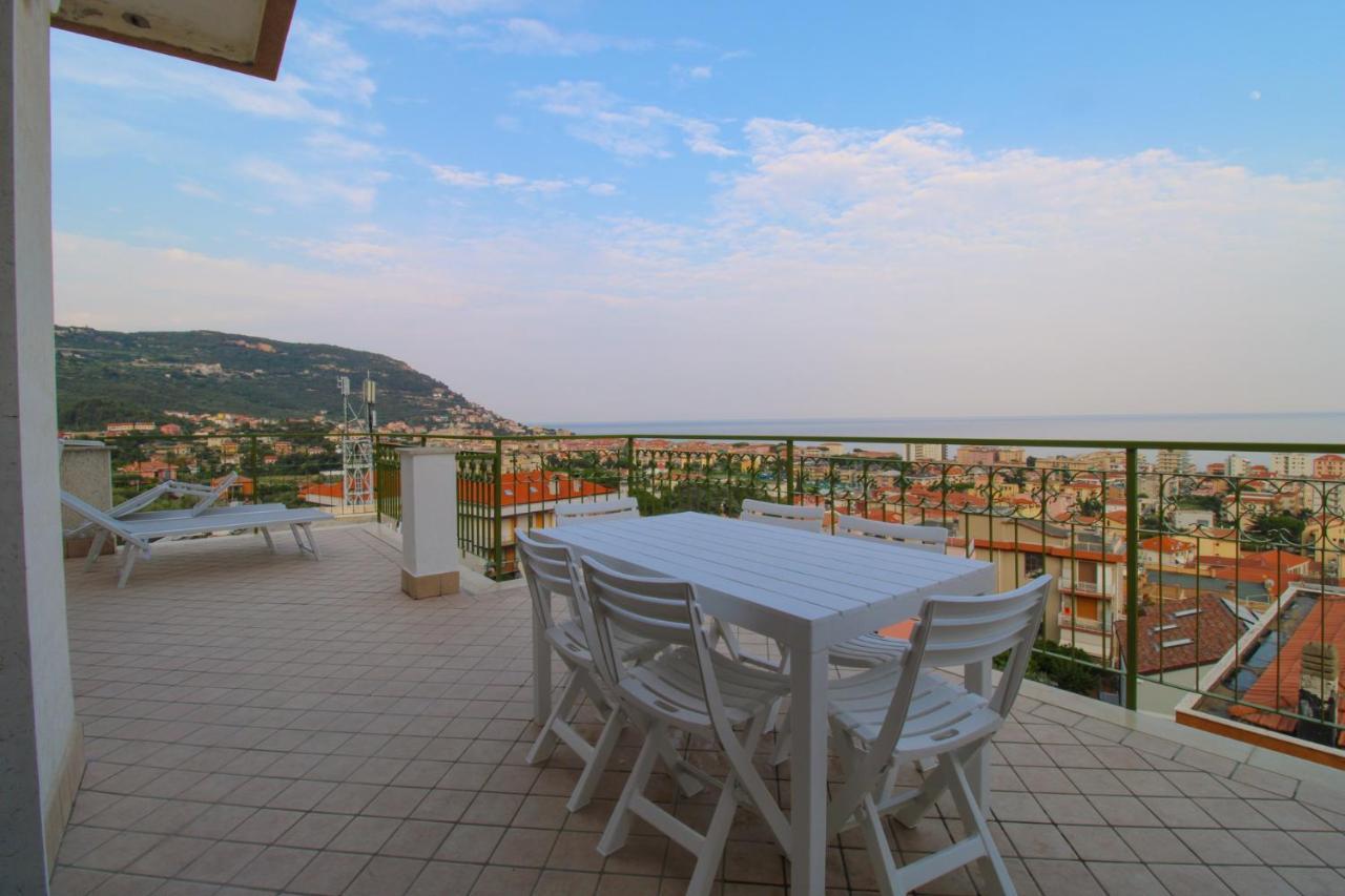 La Terrazza - By Ligooria Lejlighed Pietra Ligure Eksteriør billede